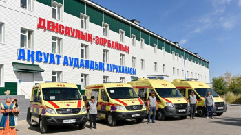 Фотография к новости: Районная больница в области Абай получила новые медицинские автомобили