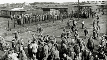Фотография к новости: В Германии расследуют дело 105-летнего экс-охранника нацистского лагеря