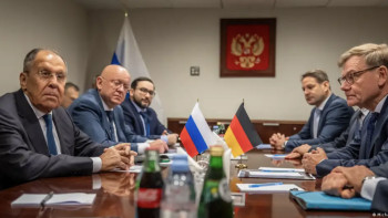 Фотография к новости: В ООН впервые с 2022 года встретились главы МИД Германии и России