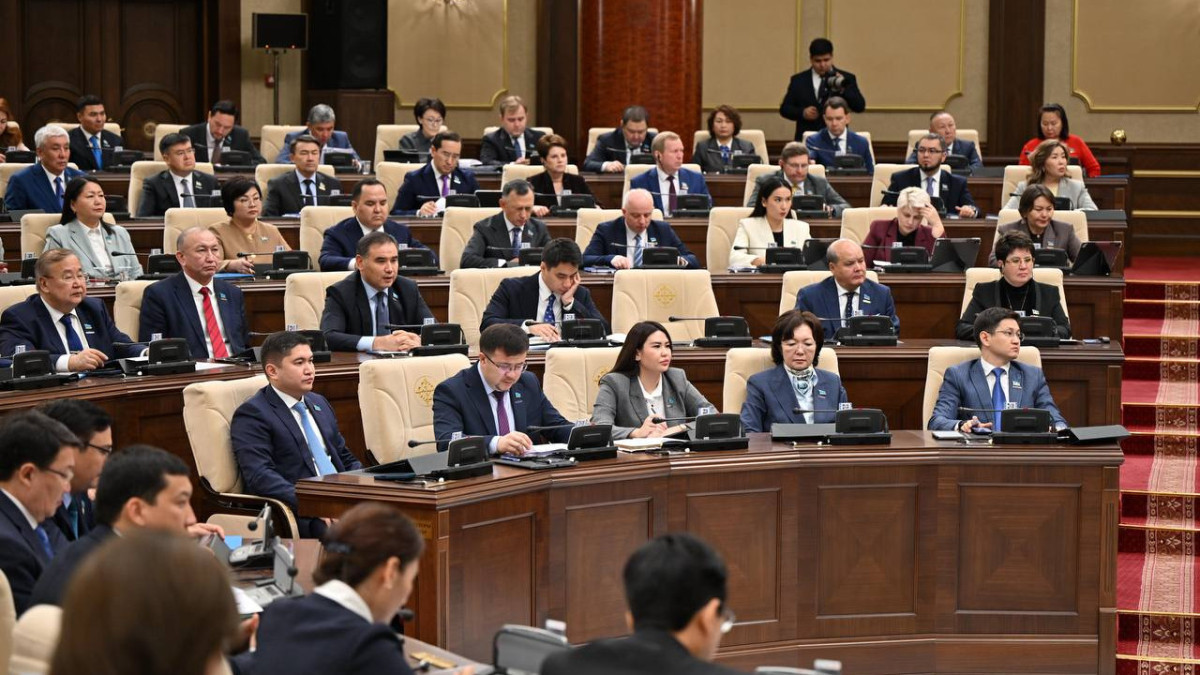  пресс-служба Парламента РК
