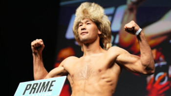 Фотография к новости: «19-0 vs 19-0»: Шавкат Рахмонов намекнул на громкий бой в UFC