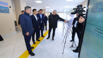 Фотография к новости: Бектенов проверил дороги и обновленный аэропорт Балхаша