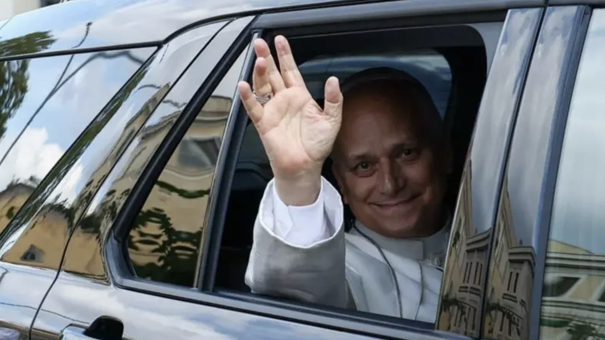  REUTERS