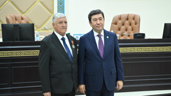 Фотография к новости: Кошанов вручил государственные награды от имени Токаева