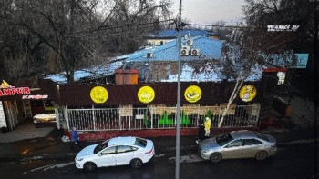 Фотография к новости: Предписание не выполнили: в Алматы начали снос незаконного здания