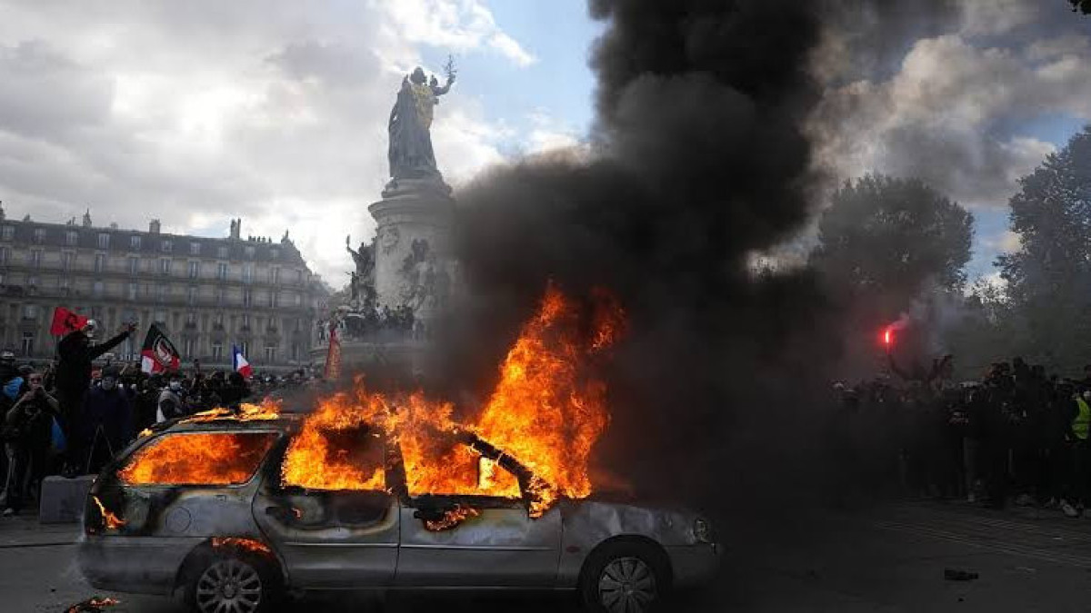  Авторское право Place de la République, Paris, le 17.10.26 (AP Photo/Thibault Camus)