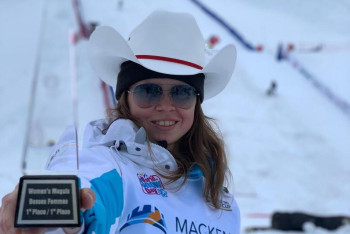 Фотография к новости: Юлия Галышева одержала победу на этапе кубка мира в Калгари