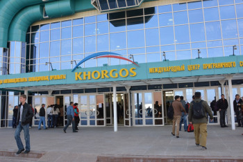 Фотография к новости: Свыше 1 млн 200 тыс. туристов побывали в МЦПС "Хоргос" за год