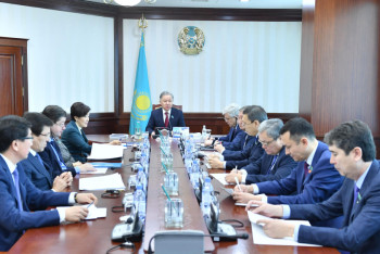 Фотография к новости: Нигматулин провёл заседание Бюро Мажилиса 