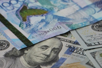 Доллар вырос до 374 тенге 