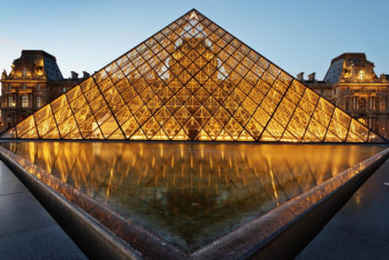 Фотография к новости: Парижский Лувр стал самым посещаемым музеем в мире