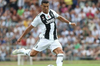 Фотография к новости: Криштиану Роналду стал лучшим футболистом 2018 года по версии Globe Soccer Awards