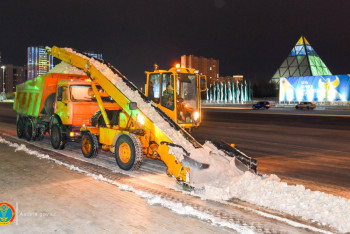 Фотография к новости: За прошедшие сутки в Астане убрано более 11 тыс кубометров снега