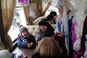 Фотография к новости: Новогодний трамвай порадовал павлодарцев