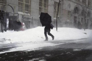Штормовое предупреждение из-за ветра объявлено в двух областях 