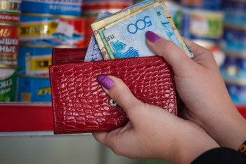 Доходы казахстанцев превысили 160 тысяч тенге по итогам третьего квартала 2018 года