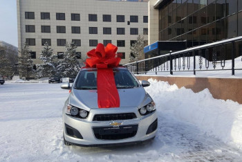 Жительница Алматинской области выиграла автомобиль, участвуя в акции "Требуй чек – выиграй приз!