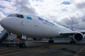 Фотография к новости: Самолёт Air Astana совершил экстренную посадку в Уральске из-за неполадок в двигателе