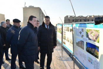 Фотография к новости: Мамин провёл совещание по строительству первоочередных объектов в Туркестане