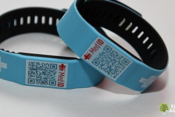 Фотография к новости: Пациенты трёх поликлиник Астаны будут обеспечены бесплатными браслетами здоровья