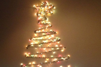 Чем опасна новогодняя ёлка, рассказали в ДЧС Астаны