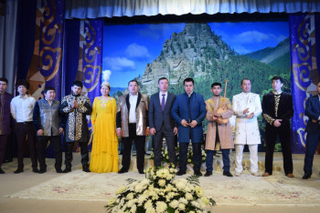 Акыны-импровизаторы Казахстана собрались на антикоррупционном айтысе в Кокшетау