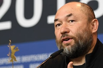 Бекмамбетов признался в любви к "Келинкам" Адамбая и рассказал, снимет ли кино в Казахстане 