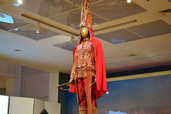 Фотография к новости: "Золотой человек" побывал в музеях 6 государств 