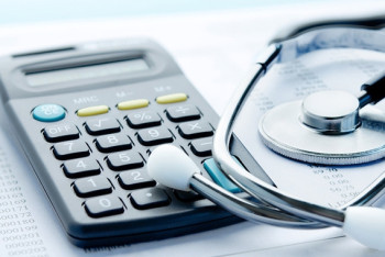 Сенат РК принял проект единого платежа по медстрахованию для самозанятых