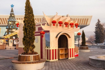 Фотография к новости: В Алматы открыли резиденцию Деда мороза