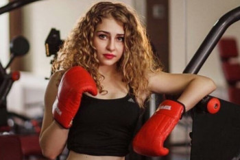 Фотография к новости: Казахстанка взяла "золото" на Кубке мира по боксу среди нефтяных стран