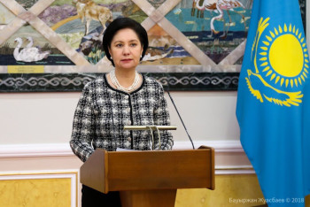 Фотография к новости: Гульшара Абдыкаликова поздравила казахстанцев с Днём Независимости 