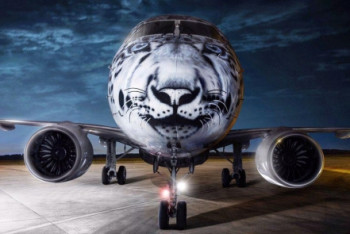 Фотография к новости: Air Astana представила новый авиалайнер Embraer