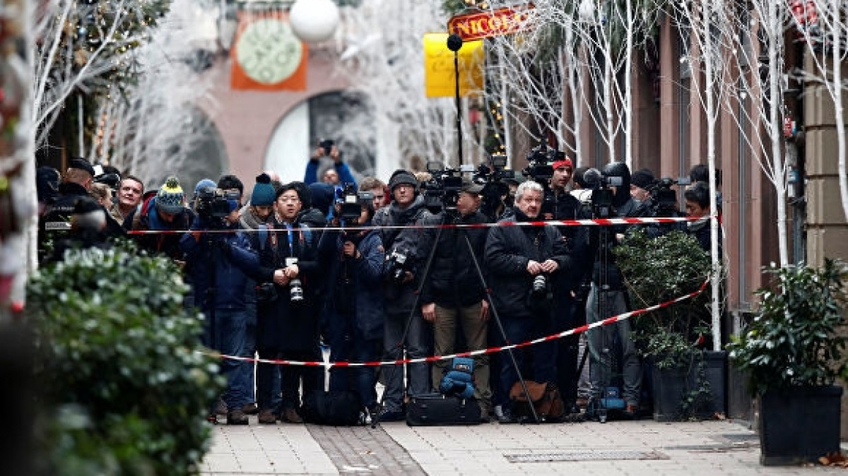 REUTERS / Christian Hartmann