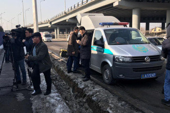 Фотография к новости: Авто неплательщиков алиментов водворяют на штрафстоянки в Алматы