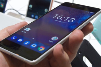 Депутаты переживают, что несколько миллионов казахстанцев могут остаться без мобильной связи в новогоднюю ночь