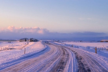 Фотография к новости: Казахстанские спасатели помогли пассажирам на трассе Павлодар-Омск