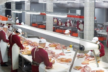 Фотография к новости:  Более 250 человек будет трудоустроено на мясокомбинате в ВКО