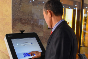 Фотография к новости: Новую систему пропуска установили в акимате Астаны 