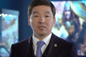 Аким Алматы принял эстафету по чтению эпоса "Алпамыс батыр"