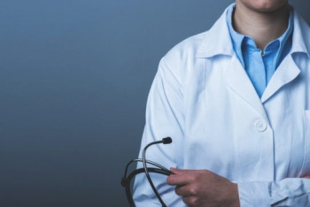 Фотография к новости: Разрешение абортов в 16 лет без согласия родителей прокомментировал Биртанов