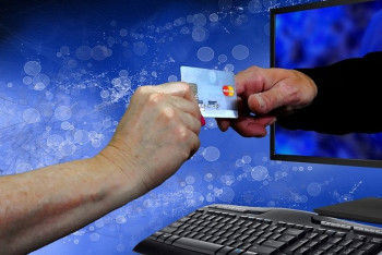 Полиция Астаны задержала интернет-мошенниц 