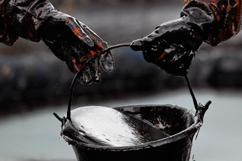 Цена на нефть упала до уровня октября 2017 года