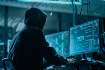 Фотография к новости: Двоих казахстанцев обвиняют в интернет-мошенничестве в США