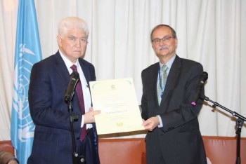 Фотография к новости: В ЮНЕСКО наградили казахстанского учёного за вклад в развитие нанотехнологий