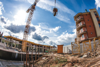 Фотография к новости: 40% всех нарушений приходится на строительство и госзакупки - Минфин   