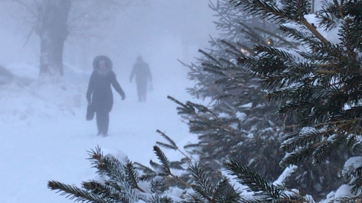 Штормовое предупреждение объявлено в двух областях Казахстана