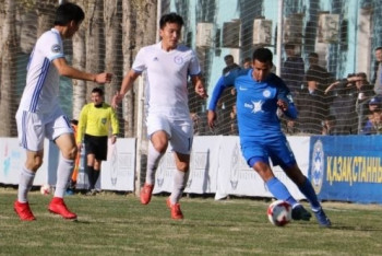 Фотография к новости: Легионер "Иртыша" потерял сознание во время матча