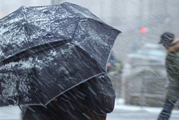  Штормовое предупреждение объявлено в двух областях Казахстана 