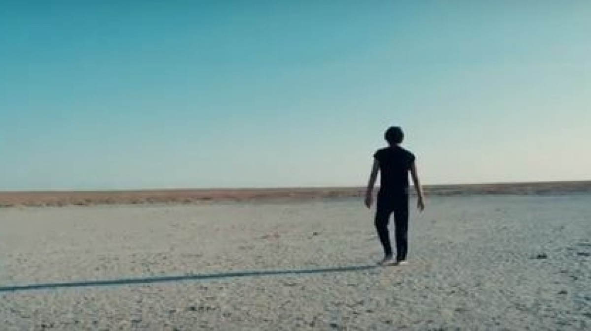 кадр из видео